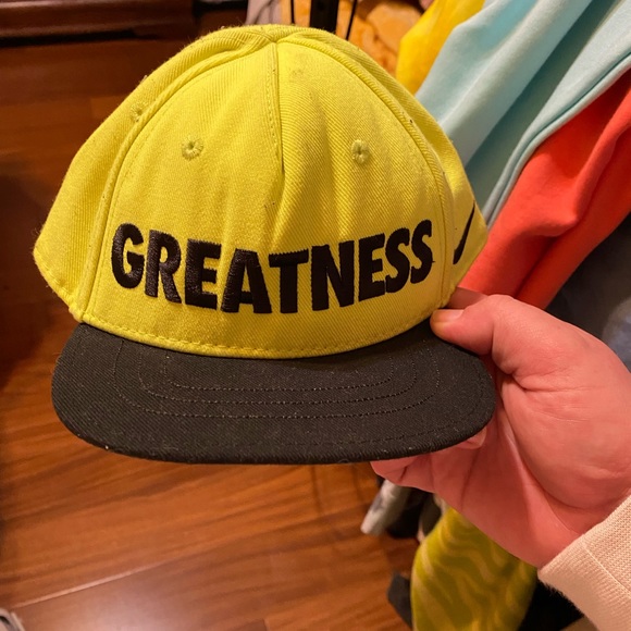 Bright yellow Nike infant snap back - Picture 2 of 3